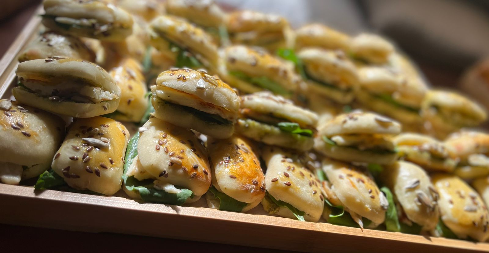 عجينة بالبيستو و جبنة الحلومى