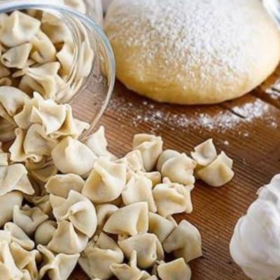 مفرزن المانتو بحشوة اللحم المفروم الطازج (صحنين) 